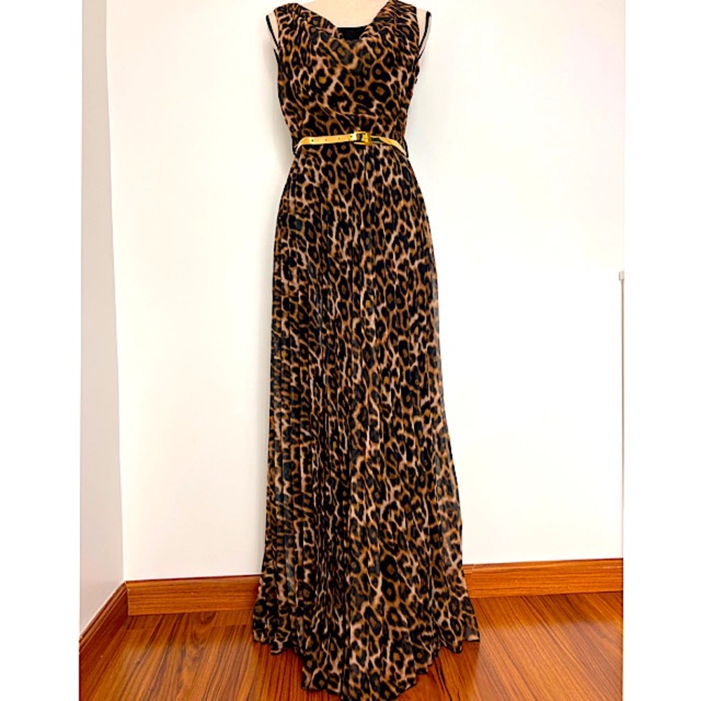 Long, night or event dress. %80 polyester %20 cotton
